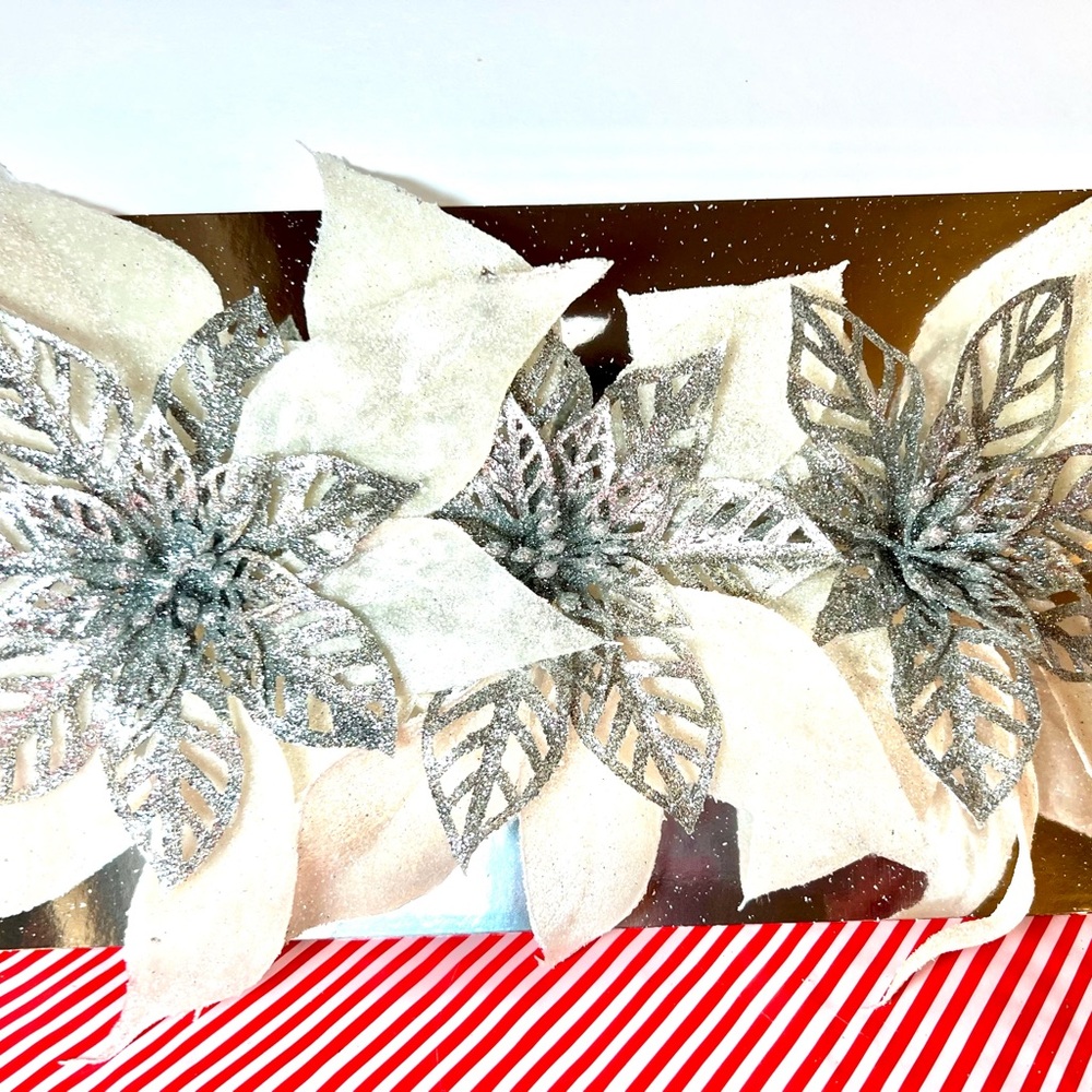 3 Elegant Large Antique White Silver Poinsettia Clip On Ornaments Christmas - Picture 5 of 9
